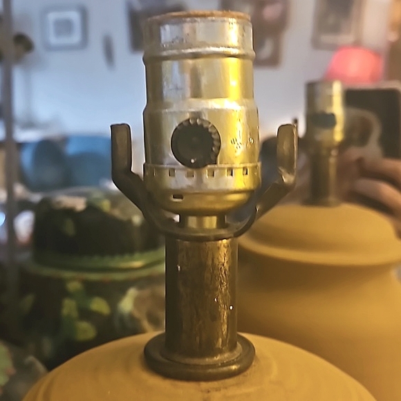 COPY- 40s italy marked (205) 1940s handmade pottery lamp and eyelet shade - Picture 13 of 15